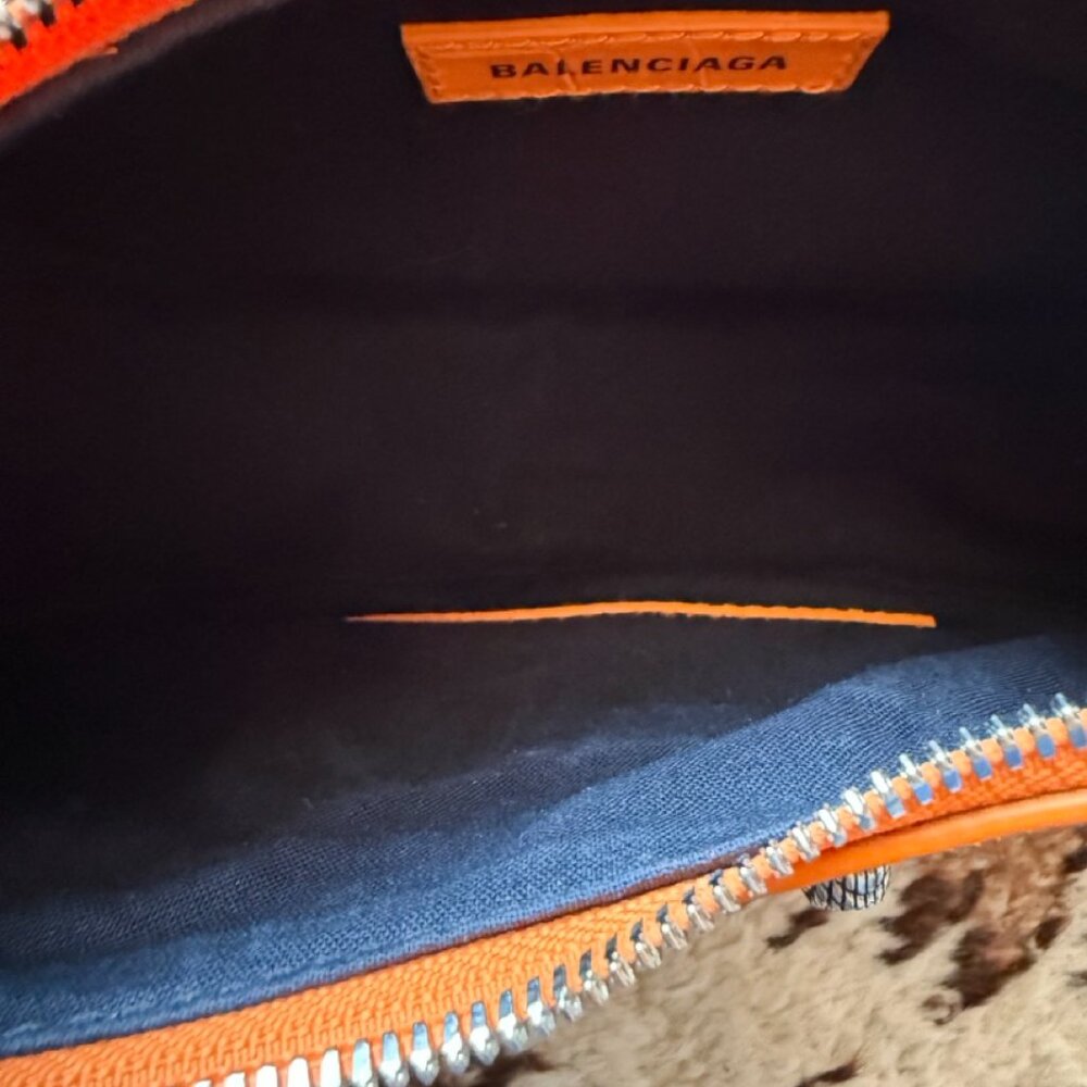BALENCIAGA Le Cagole xs Orange Croc 2-way city giant hardware pop moto - Picture 10 of 11